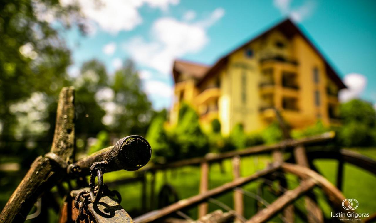 Pensiunea Vanatorul Vatra Dornei Exterior foto